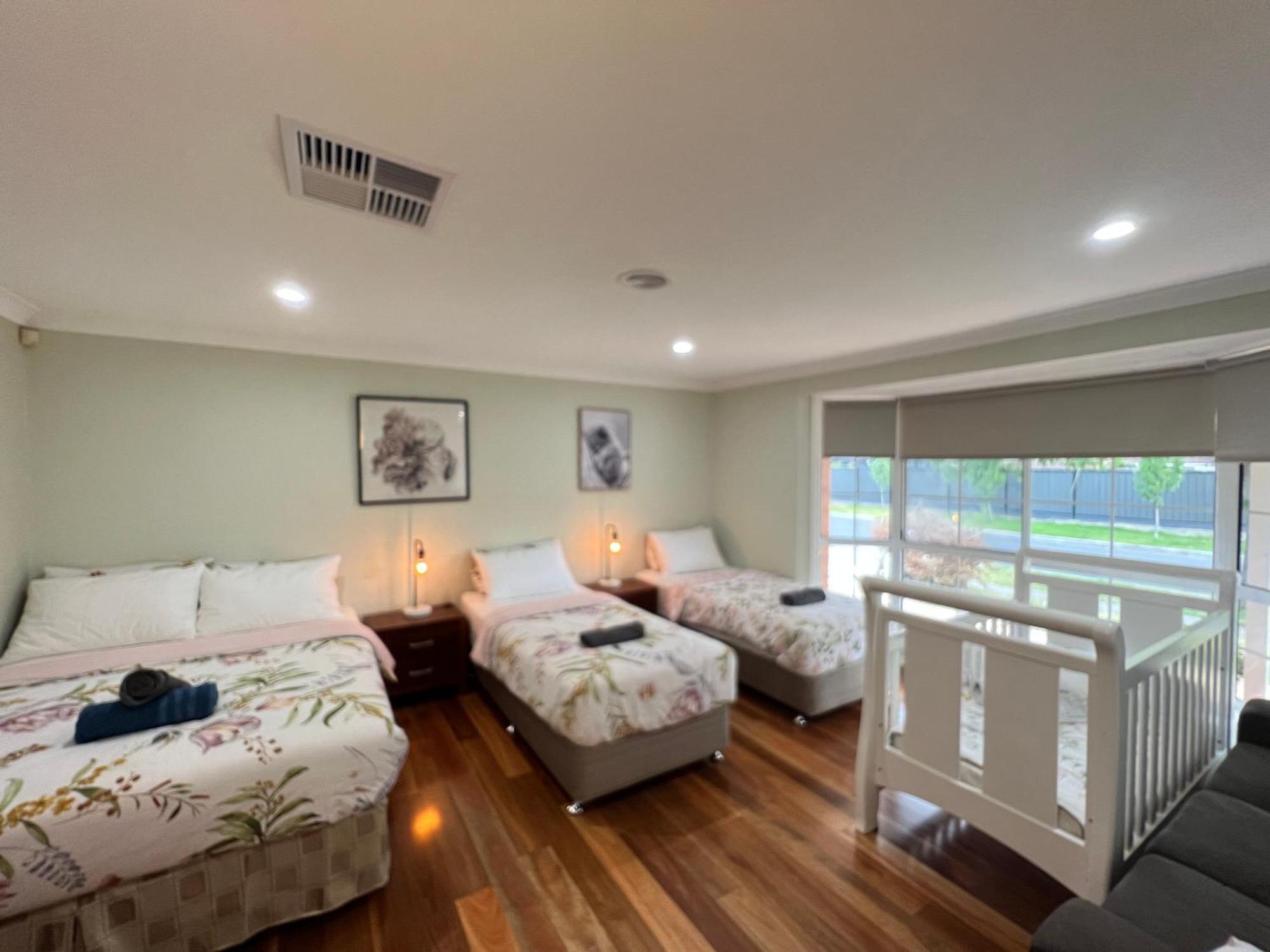 Spacious 6 Bedroom Holiday Home 15 Min Away From Melbourne Airport Sydenham Exterior foto
