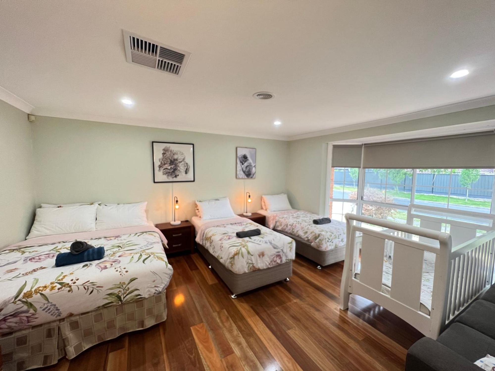 Spacious 6 Bedroom Holiday Home 15 Min Away From Melbourne Airport Sydenham Exterior foto