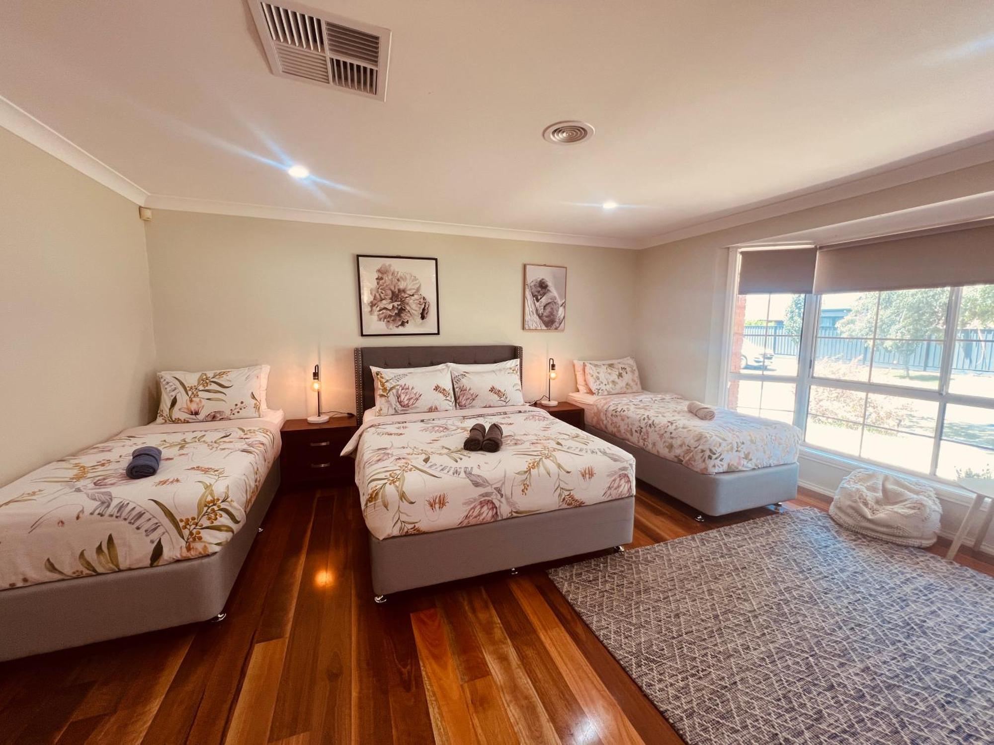 Spacious 6 Bedroom Holiday Home 15 Min Away From Melbourne Airport Sydenham Exterior foto