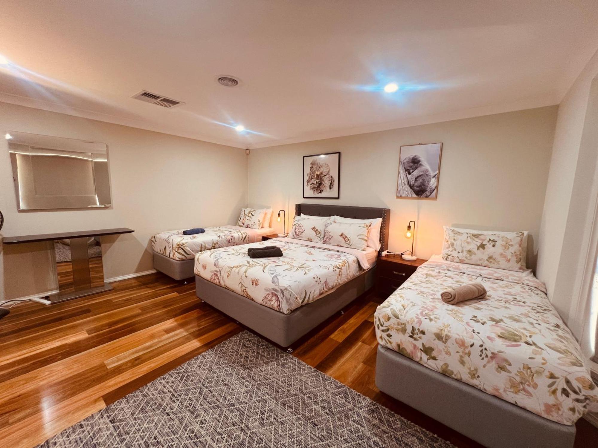 Spacious 6 Bedroom Holiday Home 15 Min Away From Melbourne Airport Sydenham Exterior foto